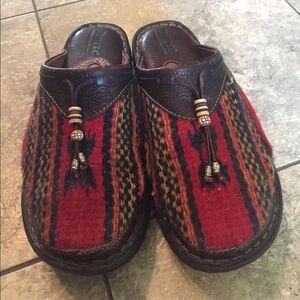 Born wool Aztec print clogs sz 7/38